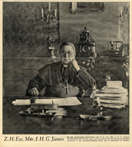 105172 Portret van J.H.G. Jansen, geboren 1868, aartsbisschop van Utrecht (1930-1935), overleden 1936. Te halve ...